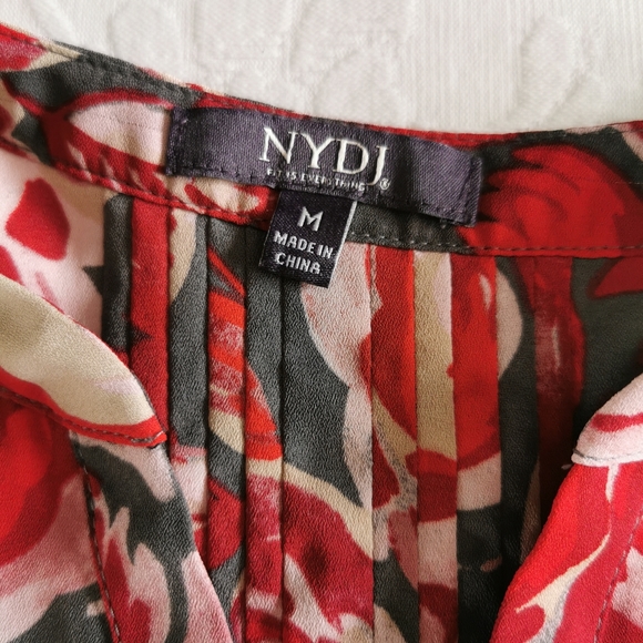 NYDJ Red Floral Blouse Side Medium - Picture 4 of 8